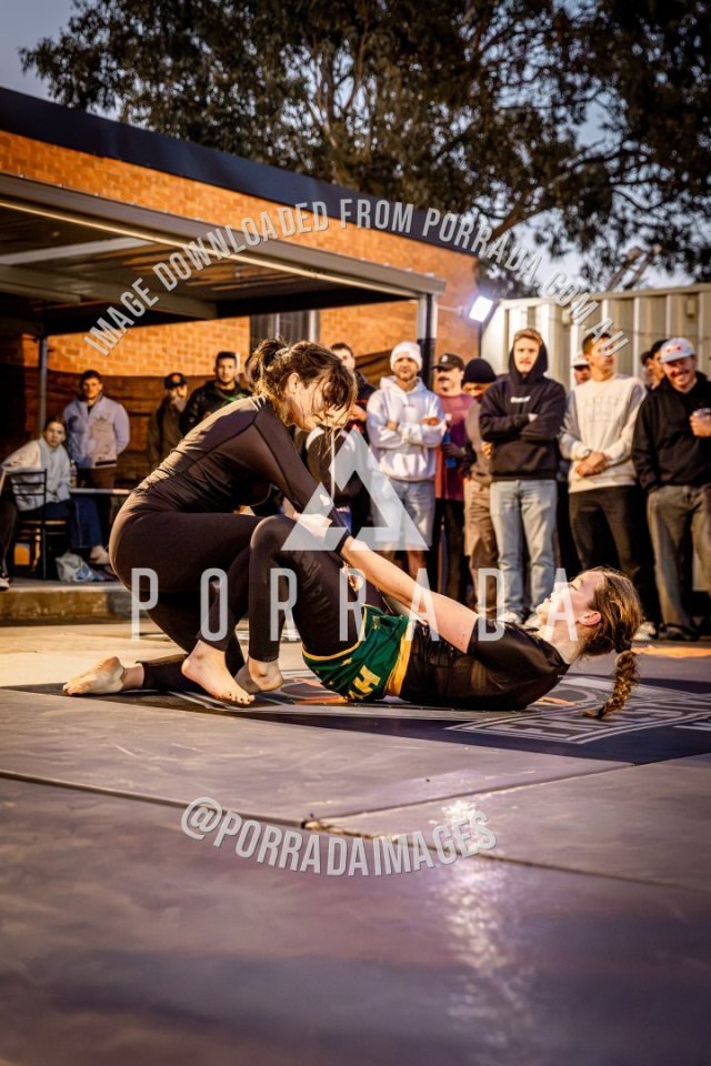 Porrada_Morena-Margione-v-Mia-Tabak001_20260815_173456